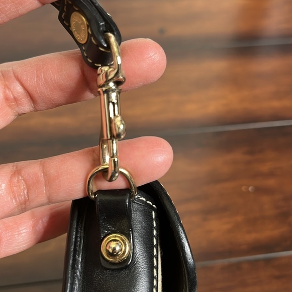 Dooney & Bourke Fabric and Leather Wristlet Clutch Coin Purse Buckle - Picture 7 of 15